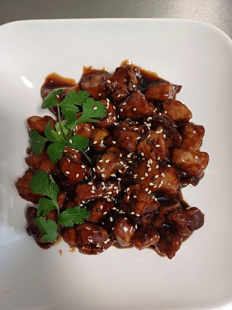 Poulet caramélisé à la sauce Nuoc mam ( sauce poisson)