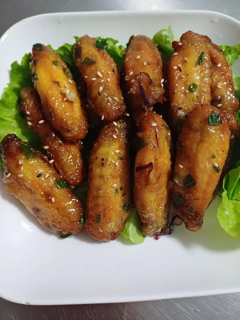 Ailes de poulet au caramel (6 pièces)