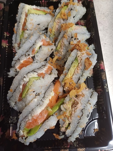 Plateau 8 sandwichs saumon et thon mayonnaise
